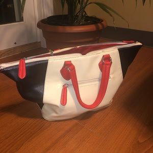 Boat-like purse